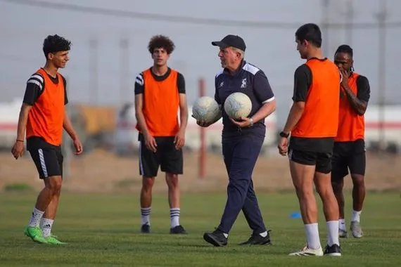 الكعبي يدعو اتحاد الكرة لتسمية الحكيم مدرباً للمنتخب الوطني