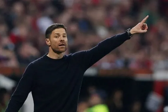 القضاء الإسباني ينصف ألونسو ويمنحه فرصة تدريب ريال مدريد