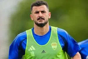 الوكرة القطري يتخذ قراراً بشأن مستقبل أيمن حسين