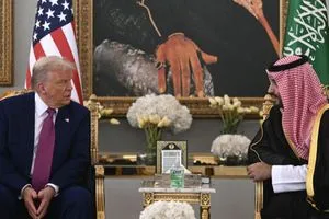 ترامب يبدأ جولته من السعودية.. لإبعاد "شبح" ثلاثي الأبعاد عن المنطقة