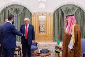 لقاء “الاعتراف الصامت”: ترامب يستقبل الشرع في الرياض وابن سلمان يرسم خريطة ما بعد العقوبات