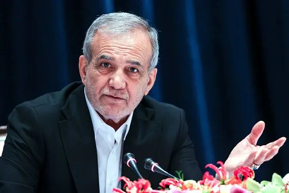 الرئيس الإيراني يجتمع مع 4 محافظين من أقليم كردستان