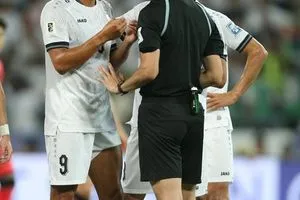 حكم مباراة العراق وكوريا يوصي بعقوبة قاسية على الحمادي