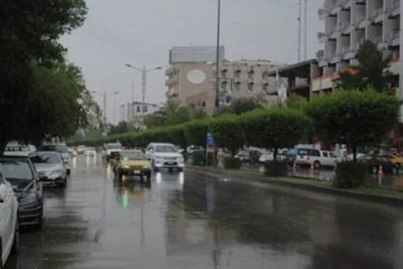 أيام عيد مضطربة بالغبار والأمطار في العراق
