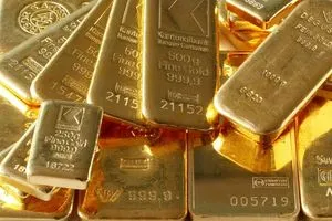 الذهب يواصل الصعود مدعوماً بتراجع الدولار وترقّب المحادثات الأميركية الصينية