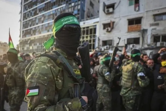 رئيس الأركان اليمني في رسالة للقسام حاضرون في ميدان المواجهة إلى جانب فلسطين