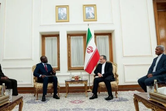 لقاء بين عراقجي وسفيري السنغال وسيراليون لدى طهران هذا ما بحثوه قناة العالم الاخبارية