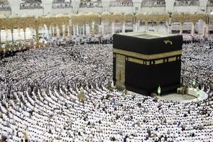 ختام المناسك الحجاج يؤدون طواف الوداع