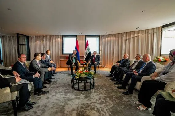 رئيس الجمهورية يستقبل نظيره الأرميني في مقر إقامته بمدينة نيس الفرنسية