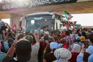 بالفيديو قافلة الصمود تصل ليبيا في أولى محطاتها لكسر الحصار عن غزة قناة العالم الاخبارية