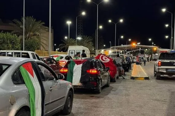 قافلة الصمود لكسر حصار غزة تدخل ليبيا متجهة إلى مصر قناة العالم الاخبارية