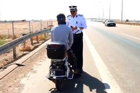 الأنبار تحظر سير الدراجات النارية وسيارات الشحن على الطريق الدولي