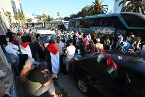 قافلة الصمود المغاربية تغادر الزاوية متجهة إلى مصراتة قناة العالم الاخبارية