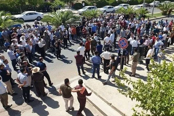 عودة مشهد الإضرابات في السليمانية الأزمة المالية تشل الدوام وتعطل الحياة العامة وكالة بغداد اليوم الاخبارية