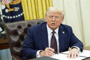 ترامب ثقتي انخفضت في نجاح المفاوضات مع إيران