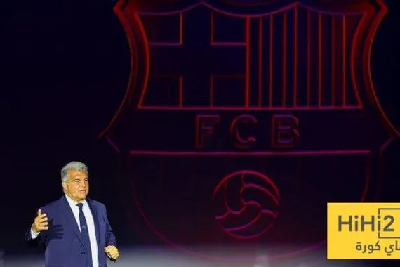 برشلونة يستطلع آراء أعضائه حول التحكيم