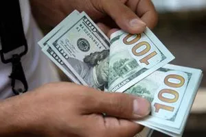 تذبذب في سعر صرف الدولار مع بداية التدوال الصباحي