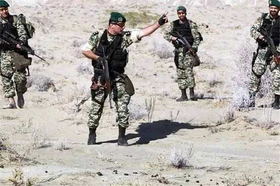 الجيش الإيراني يعلن ضبط شحنة أسلحة مُعدّة للإخلال بالأمن غرب البلاد وكالة بغداد اليوم الاخبارية
