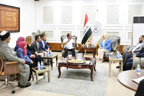 وزيرة المالية تؤكد ضرورة إسراع الإقليم بتوطين الرواتب وتسليم الإيرادات وكالة الانباء العراقية واع