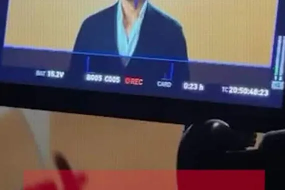 بلوك جديد كاظم الساهر يحضر عرض أزياء برفقة ابنه وسام في دبي