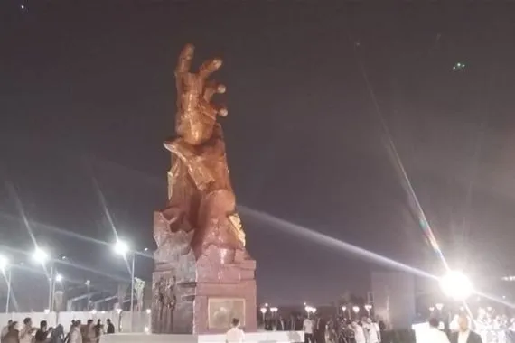 افتتاح نصب بمناسبة عيد الغدير في النجف