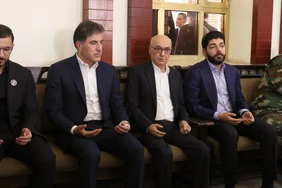 نيجيرفان بارزاني يشارك في مجلس عزاء كريم سنجاري صور شفق نيوز
