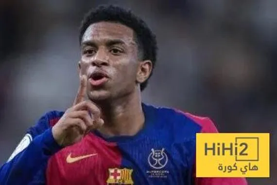 فكرة برشلونة في مركز الظهير الايسر