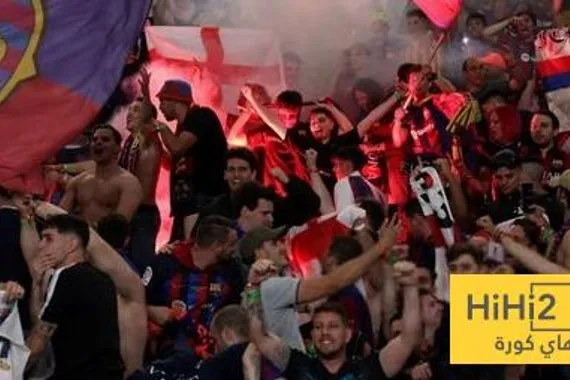 برشلونة يستيعن بشركة وسيطة لحل صراعه مع روابط المشجعين