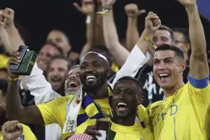 النصر السعودي يكشف حقيقة مفاوضاته مع مهاجم فريقه لتمديد عقده