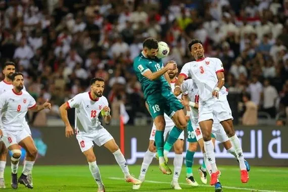 محلل فني يدافع عن لاعبي المنتخب الوطني