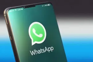 بعد الغارات الإسرائيلية إيران تحظر واتساب وتقيد الإنترنت