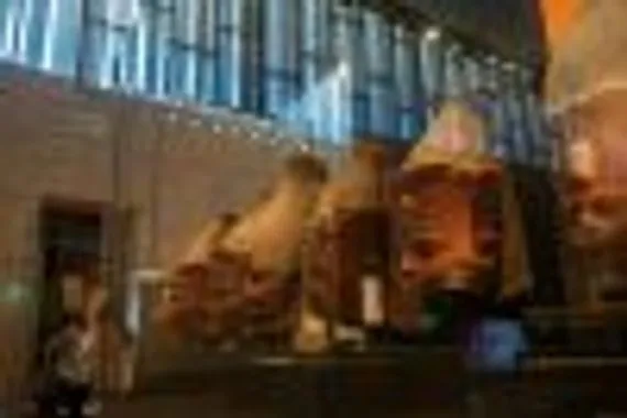 طائرة إسرائيلية تهاجم منشآت حقل بارس للغاز في إيران فيديو