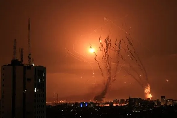 الجيش الإسرائيلي رصدنا قبل قليل إطلاق صواريخ من إيران