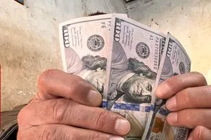 ارتفاع ملحوظ بأسعار الدولار في بغداد واربيل مع بداية الأسبوع شفق نيوز
