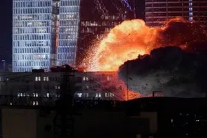 القوات المسلحة الإيرانية تحذر للمستوطنين غادروا الأراضي المحتلة فوراً قناة العالم الاخبارية