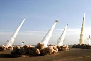 بدء موجة جديدة من الهجمات الصاروخية الايرانية على الارض المحتلة قناة العالم الاخبارية