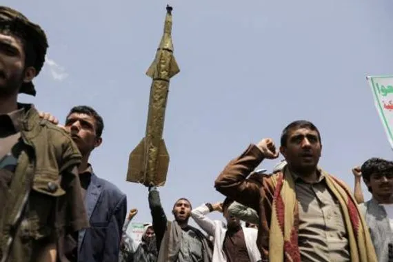 الحوثيون يعلنون إطلاق صواريخ على إسرائيل