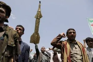 الحوثيون يعلنون إطلاق صواريخ على إسرائيل