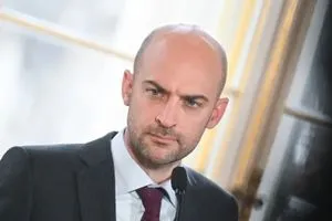فرنسا نووي إيران يهدد إسرائيل وأوروبا والدبلوماسية هي الحل