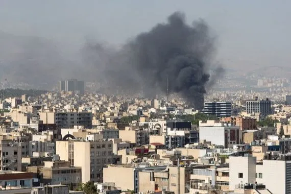 جريمة حرب استهداف مبنى لوزارة الخارجية الإيرانية يوقع إصابات شفق نيوز