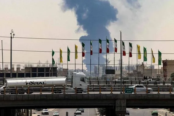 انفجارات عنيفة تهز طهران وأنباء عن استهداف مقر الوكالة النووية الإيرانية شفق نيوز