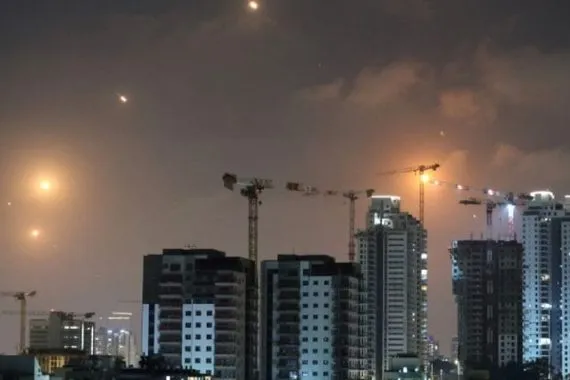 بالرشقة الأخيرة اطلاق 30 صاروخا إيرانيا نحو إسرائيل