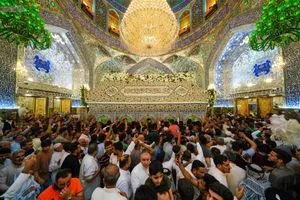 حشود الزائرين تتوافد على النجف احتفاءً بعيد الغدير الأغر