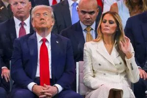 ترامب يرأس عرضا عسكريا تاريخيا بالتزامن مع احتجاجات شعبية تهتف كلا للملك