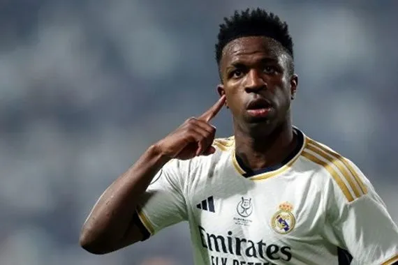 عقوبات قاسية بحق مُشجعي أتلتيكو مدريد بسبب العنصرية ضد فينسيوس