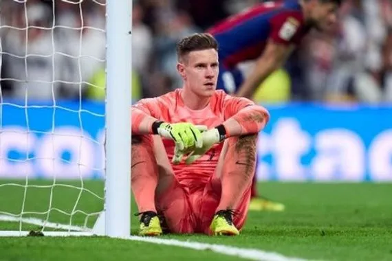 فونت يُهاجم برشلونة دفاعًا عن شتيجن