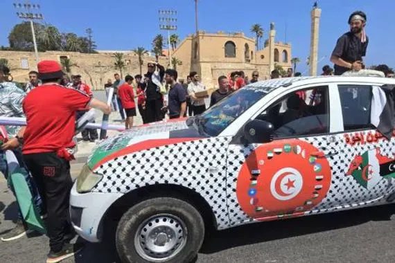 متحدث مسيرة الصمود وعميد المحامين التونسيين يكشفان لـ الزمان خفايا العراقيل