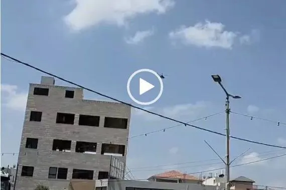 مروحيات اسرائيلية تلاحق مسيرة ايرانية فيديو