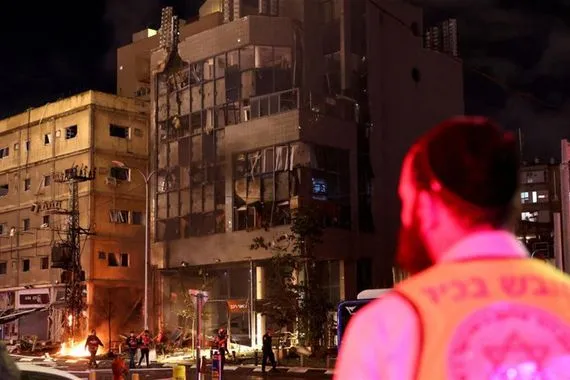 صحيفة أمريكية وساطات لانهاء التصعيد بين ايران وإسرائيل والدخول بمفاوضات