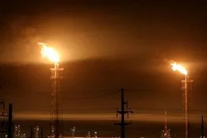 النفط في مرمى النيران قلق مالي دولي من استمرار نزاع إسرائيل وإيران شفق نيوز